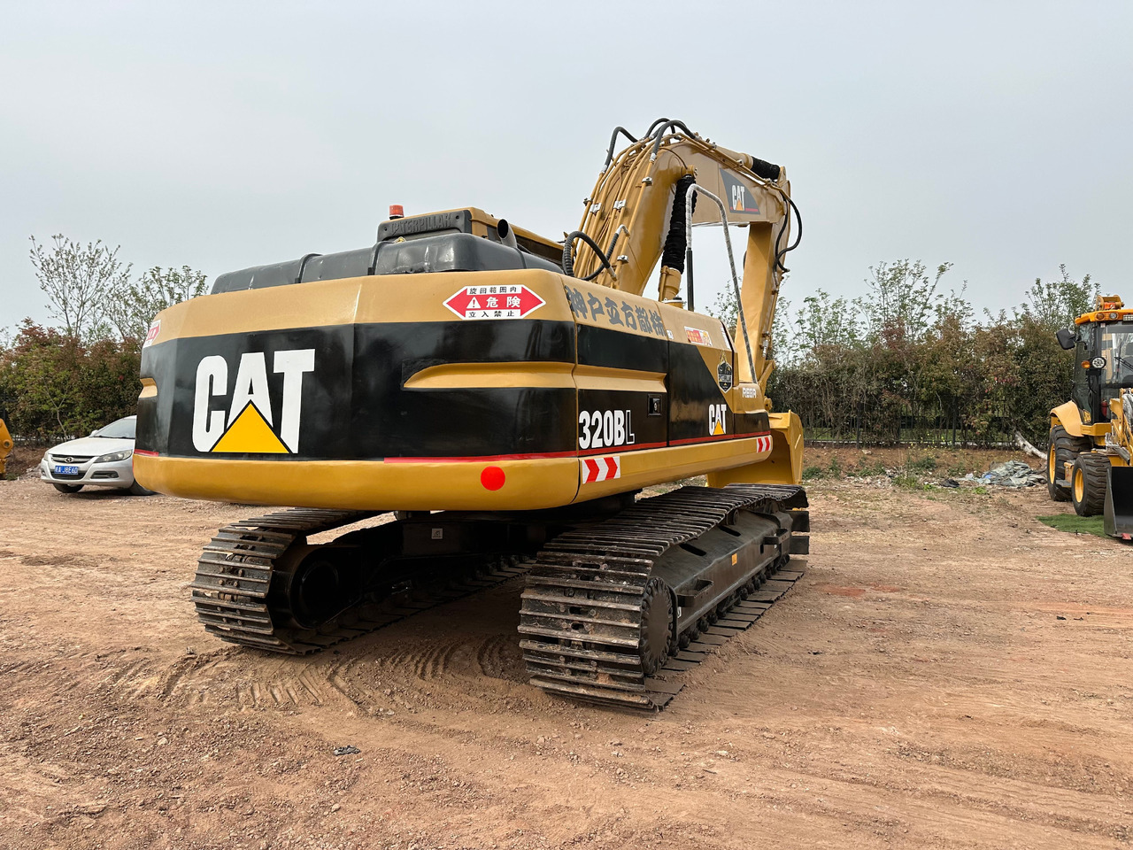 CAT 320BL crawler excavator - حفارات زحافة: صور 4 CAT 320BL crawler excavator - حفارات زحافة: صور 4