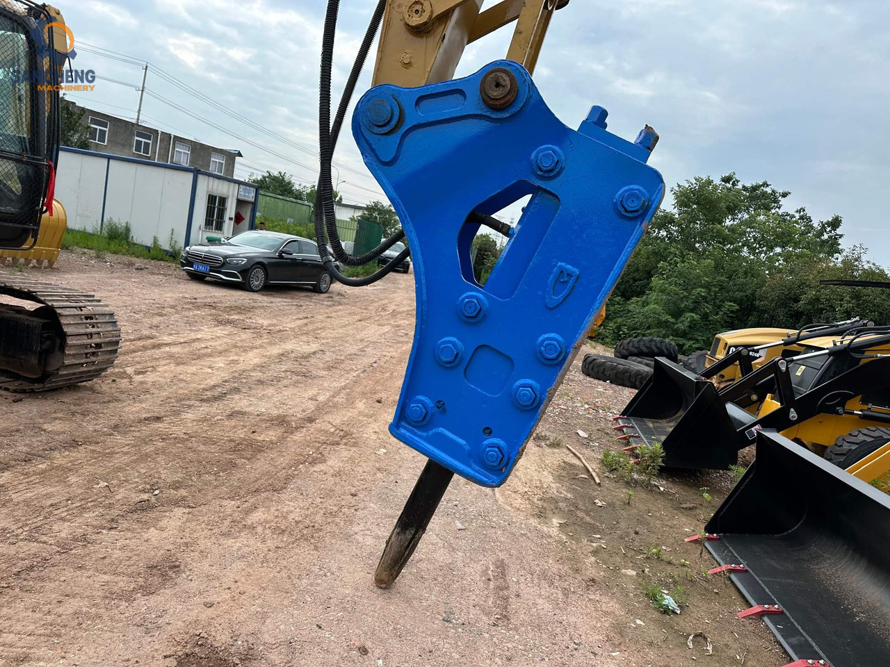 CAT 320CL crawler excavator with hammer - حفارات زحافة: صور 5 CAT 320CL crawler excavator with hammer - حفارات زحافة: صور 5