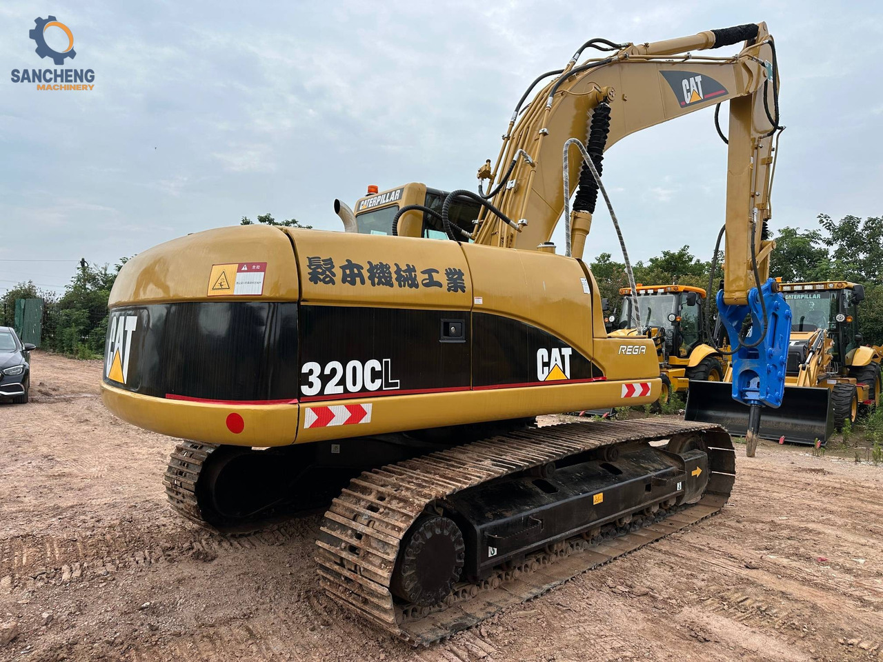 CAT 320CL crawler excavator with hammer - حفارات زحافة: صور 4 CAT 320CL crawler excavator with hammer - حفارات زحافة: صور 4