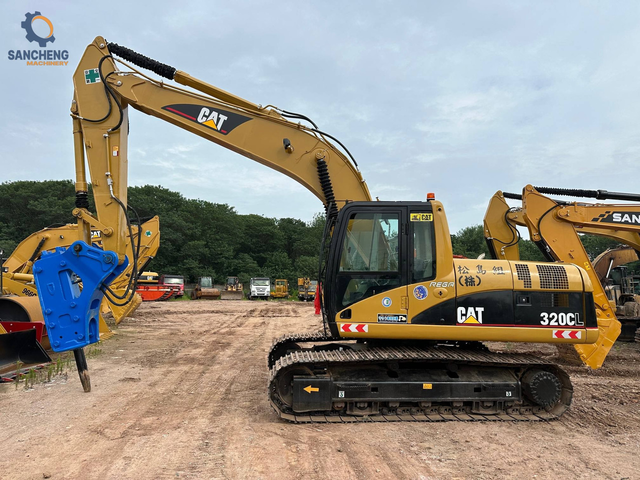 CAT 320CL with hammer - حفارات زحافة: صور 4 CAT 320CL with hammer - حفارات زحافة: صور 4