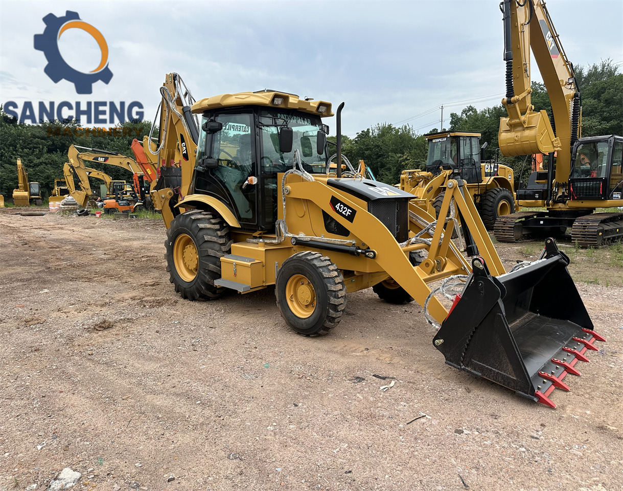 CAT 432F - حفار متعدد الاستخدام: صور 1 CAT 432F - حفار متعدد الاستخدام: صور 1