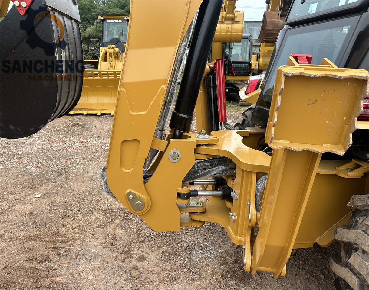 CAT 432F - حفار متعدد الاستخدام: صور 5 CAT 432F - حفار متعدد الاستخدام: صور 5