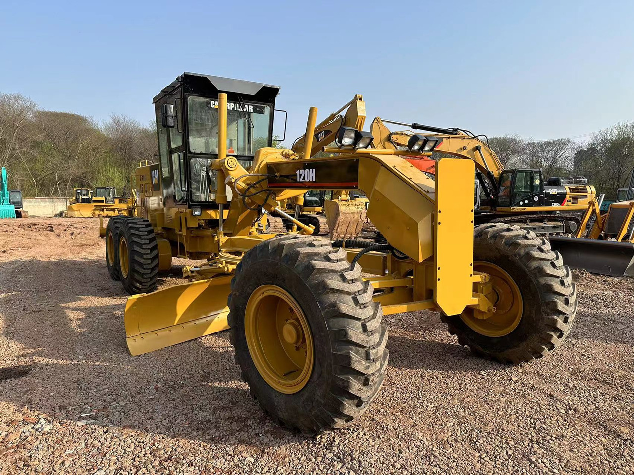CATERPILLAR 120H - آلة تسوية الأرض: صور 3 CATERPILLAR 120H - آلة تسوية الأرض: صور 3