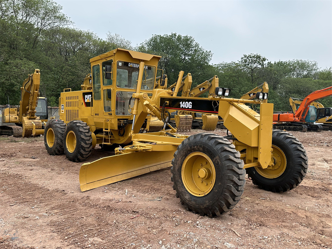 CATERPILLAR 140G - آلة تسوية الأرض: صور 1 CATERPILLAR 140G - آلة تسوية الأرض: صور 1