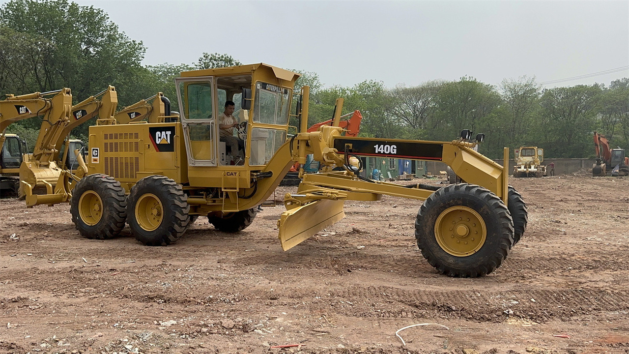 CATERPILLAR 140G - آلة تسوية الأرض: صور 3 CATERPILLAR 140G - آلة تسوية الأرض: صور 3