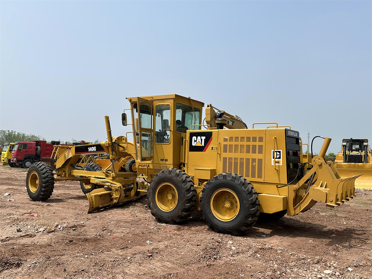 آلة تسوية الأرض CATERPILLAR 140G: صور 6