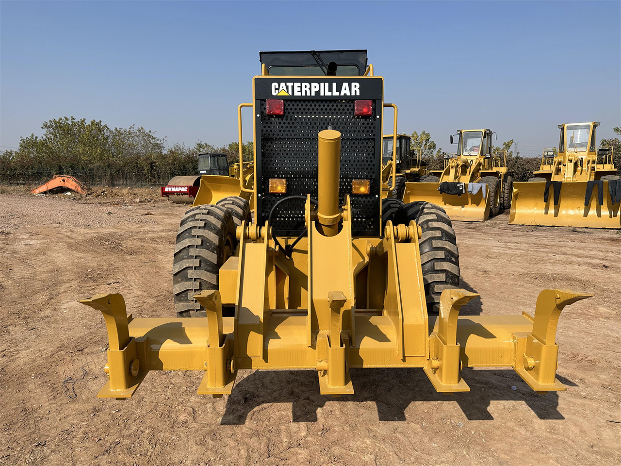 CATERPILLAR 140H - آلة تسوية الأرض: صور 4 CATERPILLAR 140H - آلة تسوية الأرض: صور 4
