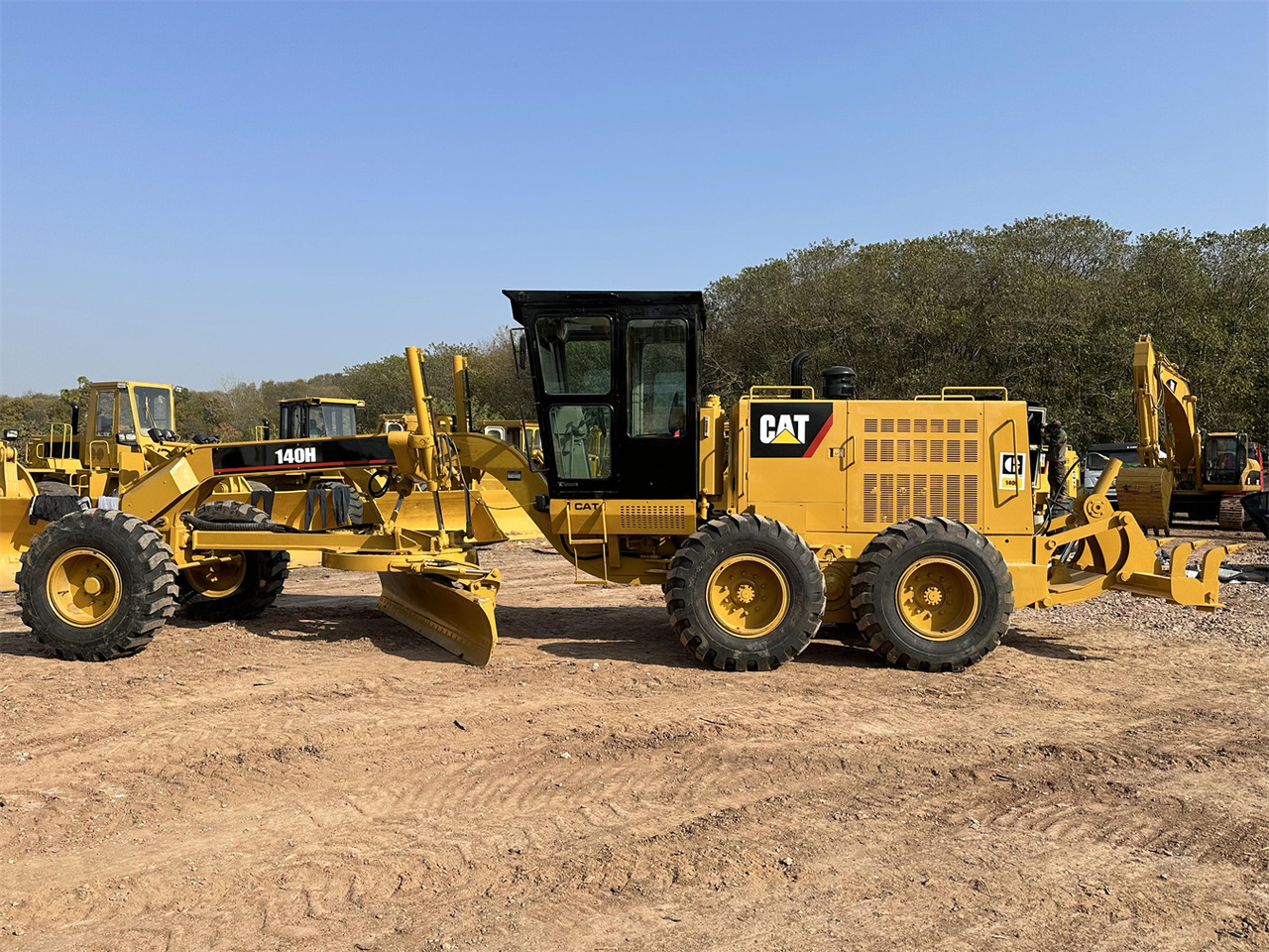 CATERPILLAR 140H - آلة تسوية الأرض: صور 3 CATERPILLAR 140H - آلة تسوية الأرض: صور 3