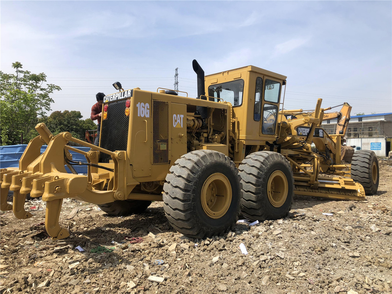 آلة تسوية الأرض CATERPILLAR 16G: صور 8