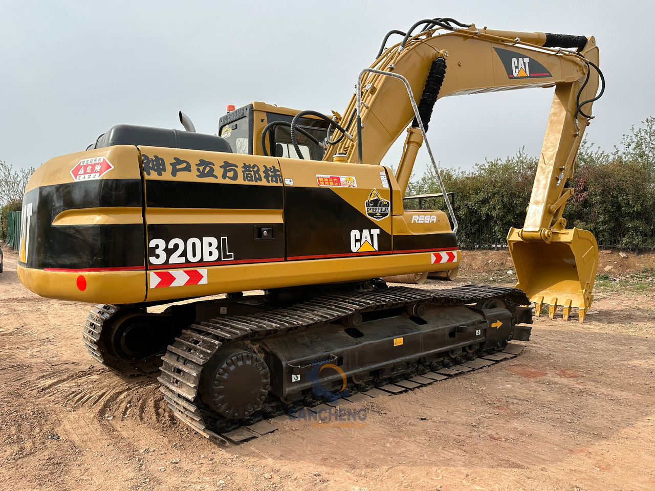 CATERPILLAR 320BL - حفارات زحافة: صور 1 CATERPILLAR 320BL - حفارات زحافة: صور 1