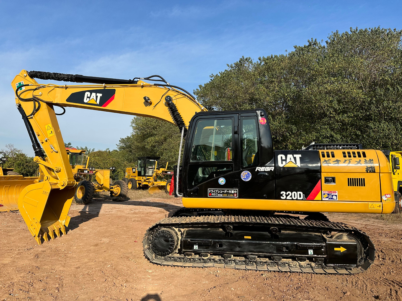 CATERPILLAR 320D2L excavator - حفارات زحافة: صور 2 CATERPILLAR 320D2L excavator - حفارات زحافة: صور 2