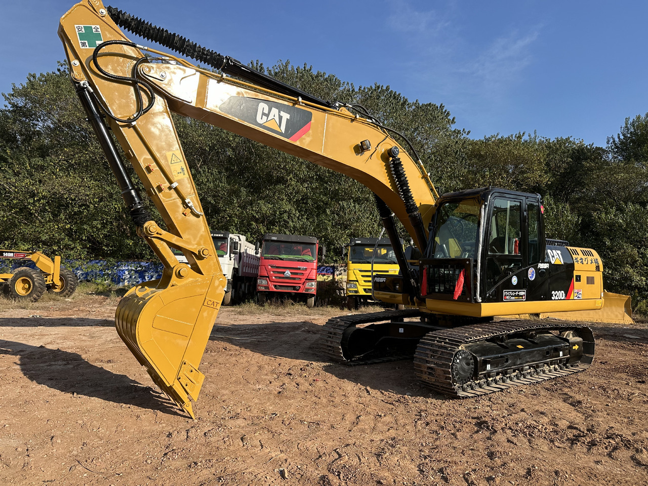 CATERPILLAR 320DL - حفارات زحافة: صور 3 CATERPILLAR 320DL - حفارات زحافة: صور 3