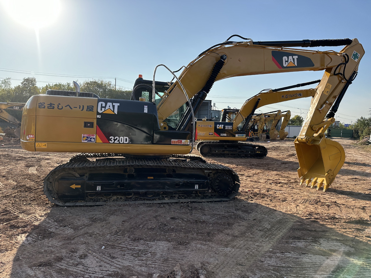 CATERPILLAR 320DL - حفارات زحافة: صور 5 CATERPILLAR 320DL - حفارات زحافة: صور 5