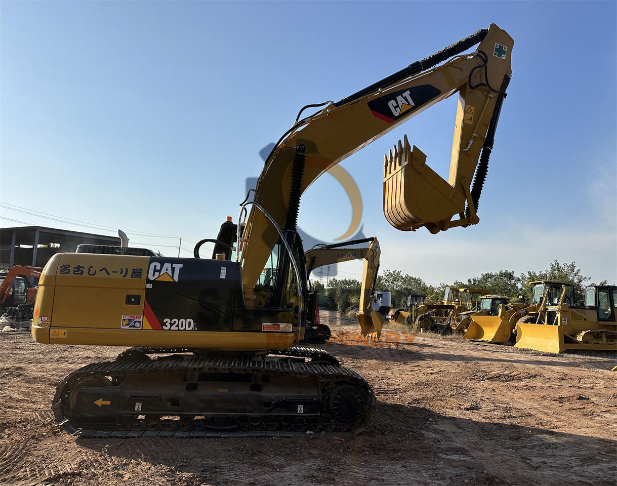 حفارات زحافة CATERPILLAR 320DL: صور 9