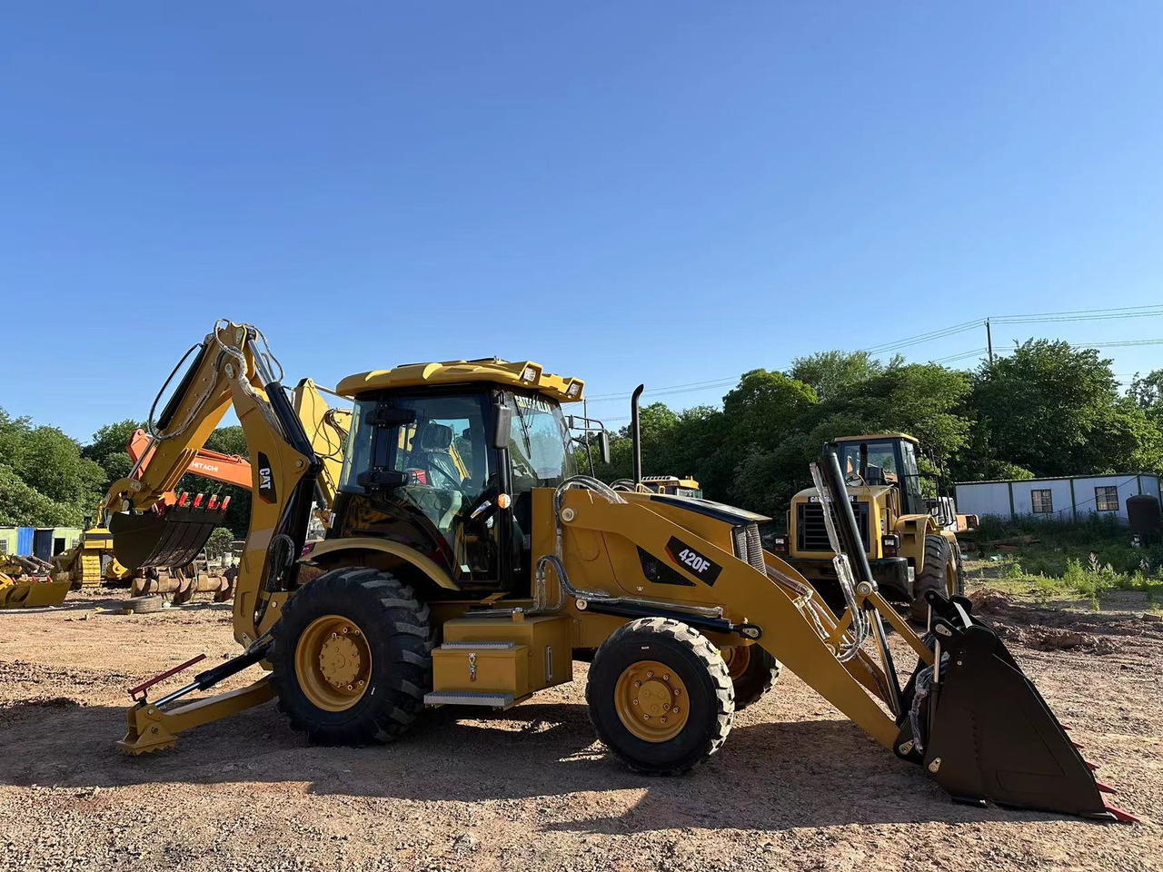 CATERPILLAR 420F2 - حفار متعدد الاستخدام: صور 5 CATERPILLAR 420F2 - حفار متعدد الاستخدام: صور 5