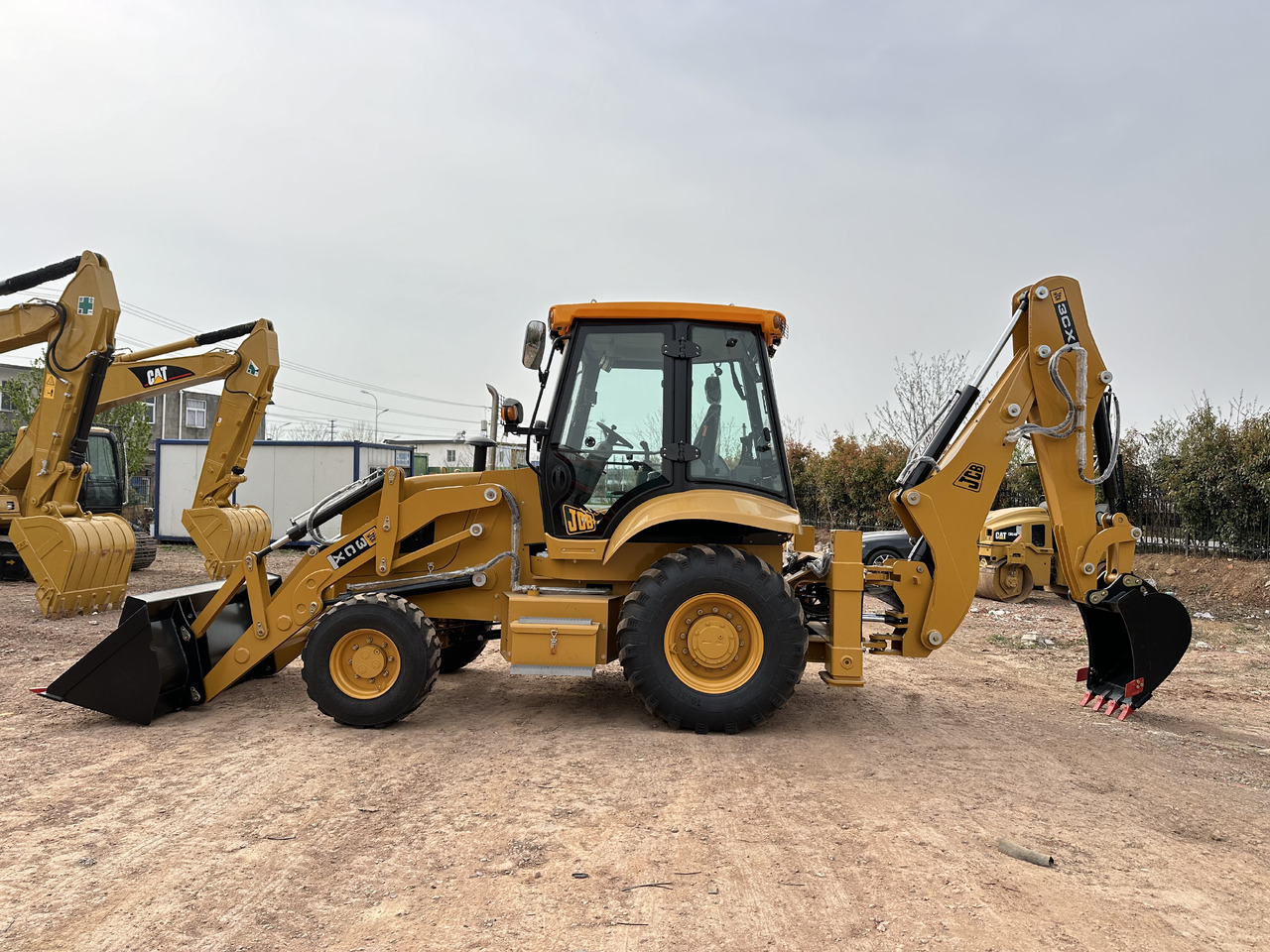 CATERPILLAR 420F2 - حفار متعدد الاستخدام: صور 1 CATERPILLAR 420F2 - حفار متعدد الاستخدام: صور 1