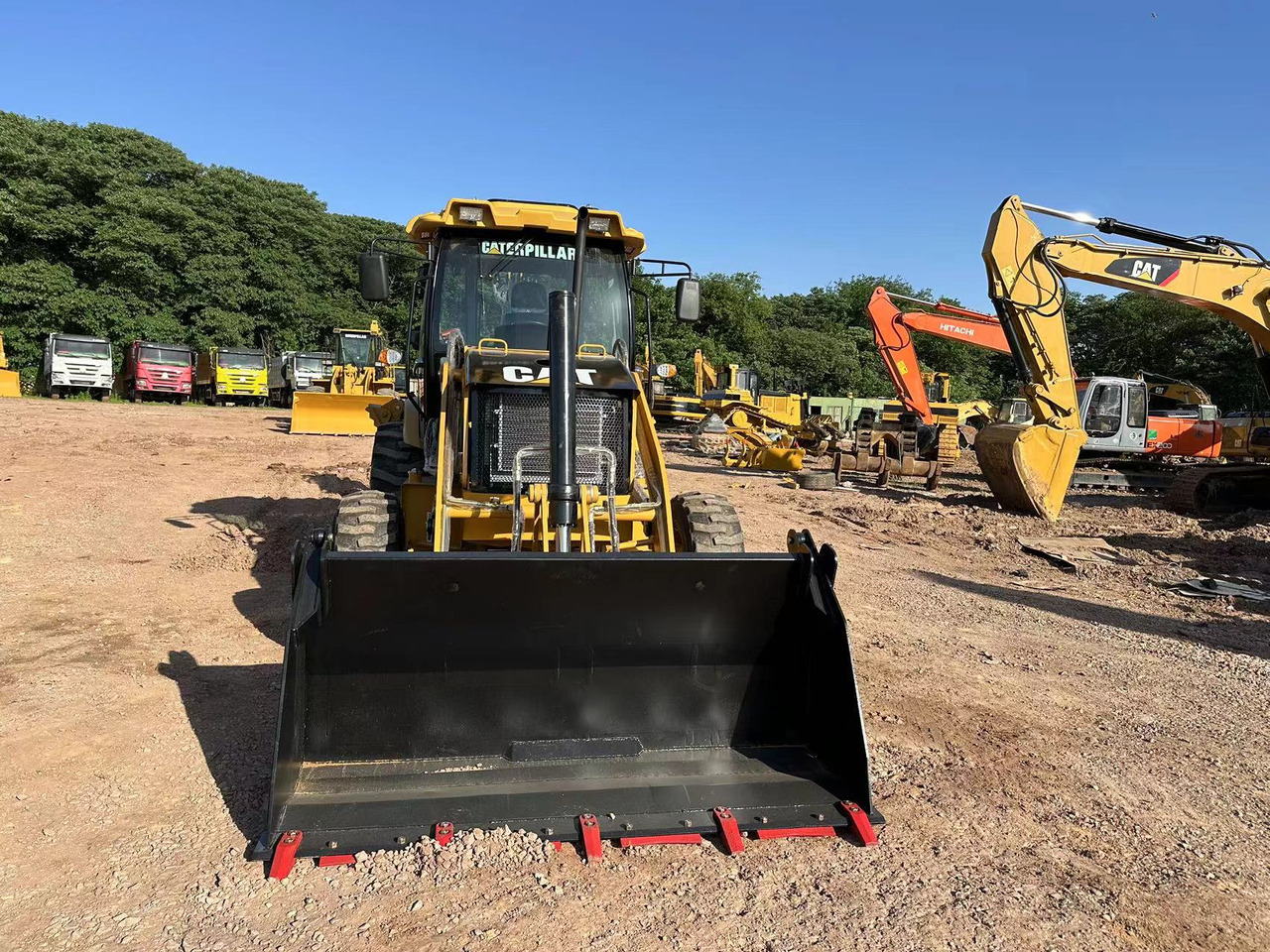 CATERPILLAR 420F2 - حفار متعدد الاستخدام: صور 2 CATERPILLAR 420F2 - حفار متعدد الاستخدام: صور 2