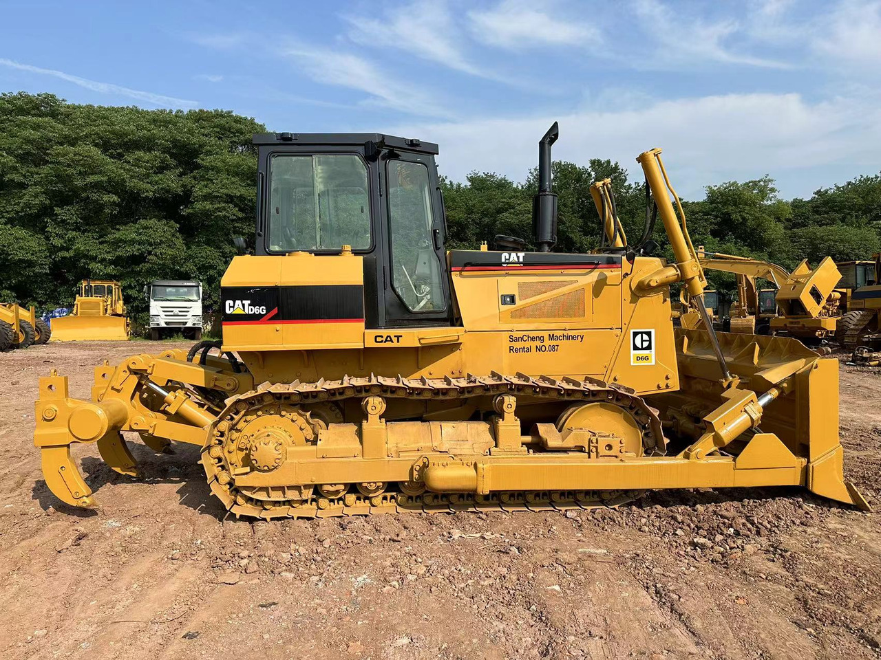 CATERPILLAR D6G Crawler Dozer - بلدوزر: صور 4 CATERPILLAR D6G Crawler Dozer - بلدوزر: صور 4