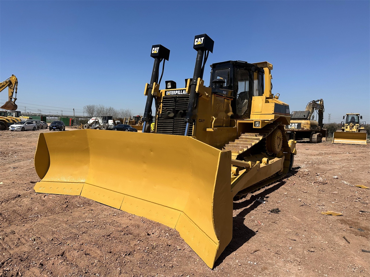 CATERPILLAR D8R - بلدوزر: صور 4 CATERPILLAR D8R - بلدوزر: صور 4