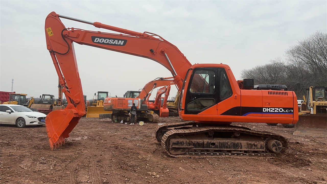 DOOSAN DH220 - حفارات زحافة: صور 1 DOOSAN DH220 - حفارات زحافة: صور 1