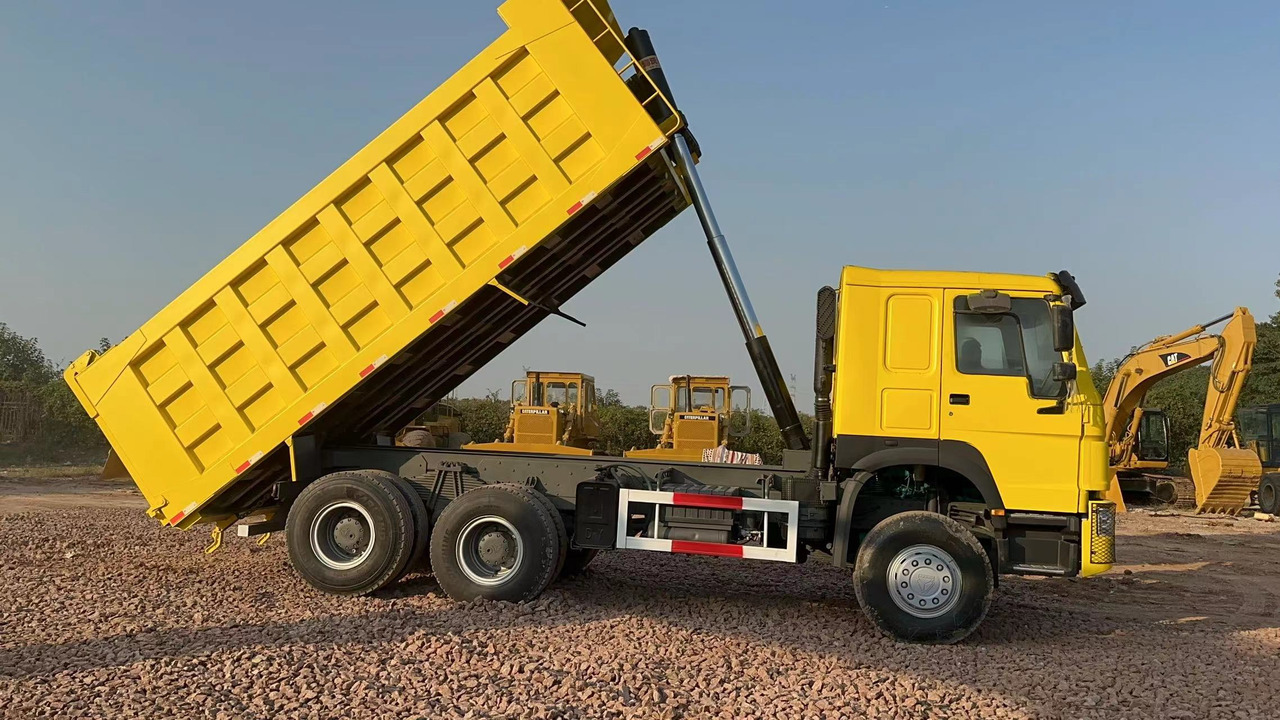 SINOTRUK HOWO 371 Dump Truck - قلابات: صور 2 SINOTRUK HOWO 371 Dump Truck - قلابات: صور 2