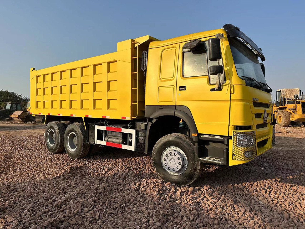SINOTRUK HOWO 371 Dump Truck - قلابات: صور 4 SINOTRUK HOWO 371 Dump Truck - قلابات: صور 4