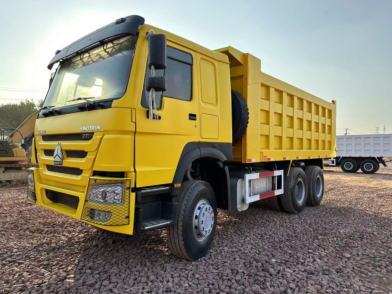 SINOTRUK HOWO 371 Dump Truck - قلابات: صور 1 SINOTRUK HOWO 371 Dump Truck - قلابات: صور 1