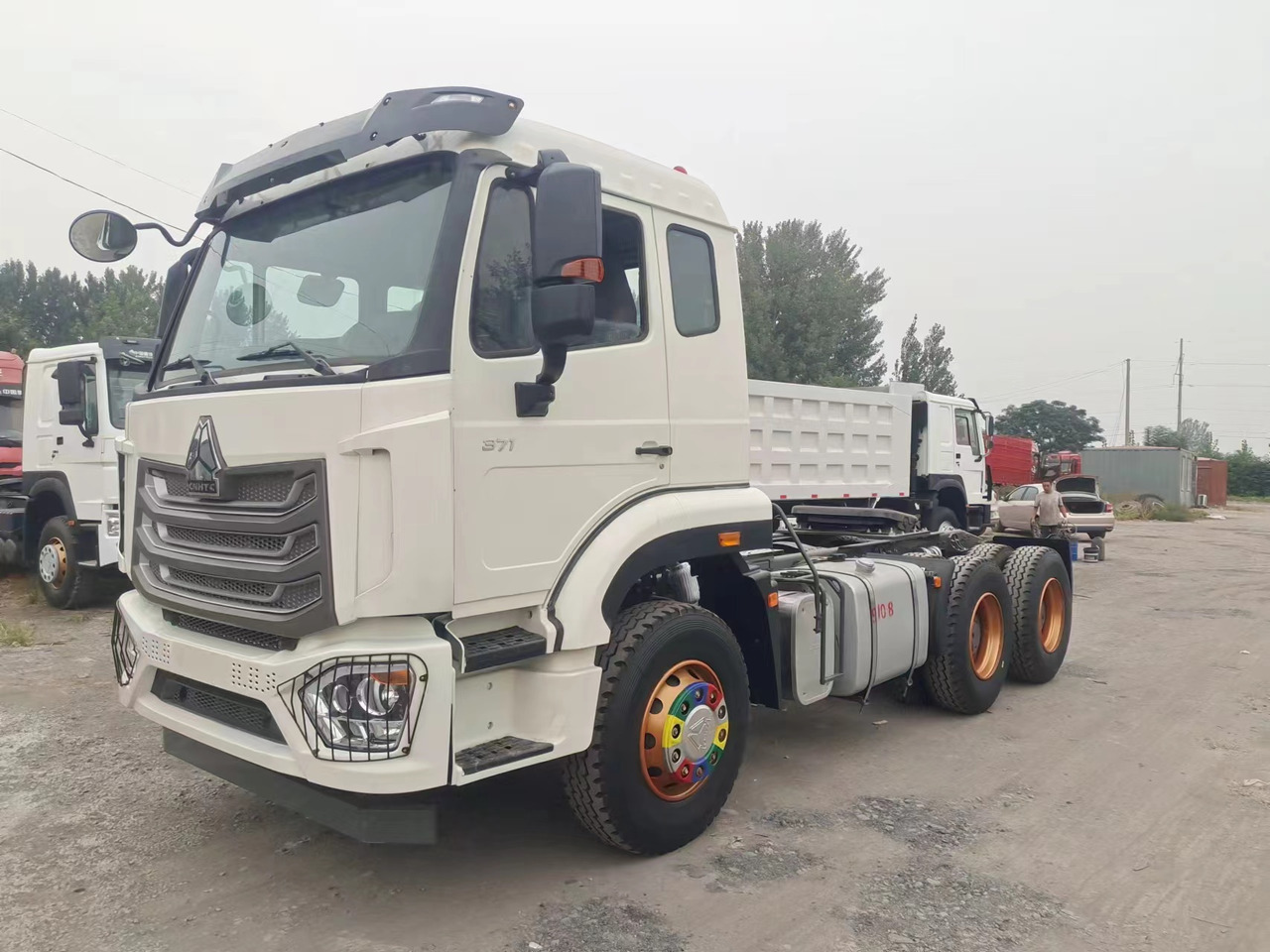 SINOTRUK HOWO 371hp 6X4 Tractor unit - شاحنة جرار: صور 2 SINOTRUK HOWO 371hp 6X4 Tractor unit - شاحنة جرار: صور 2