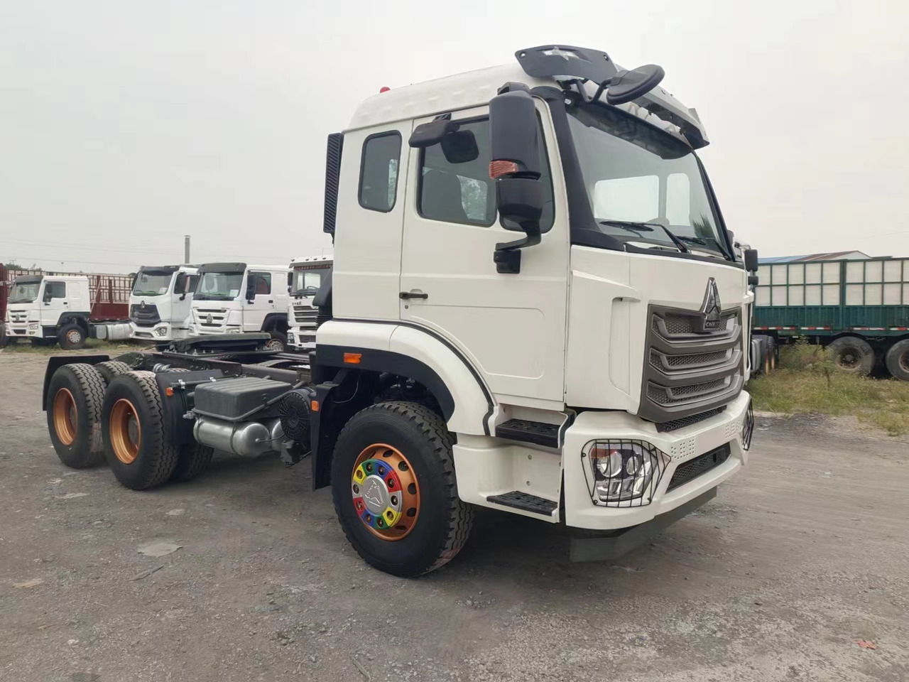 SINOTRUK HOWO 371hp 6X4 Tractor unit - شاحنة جرار: صور 3 SINOTRUK HOWO 371hp 6X4 Tractor unit - شاحنة جرار: صور 3