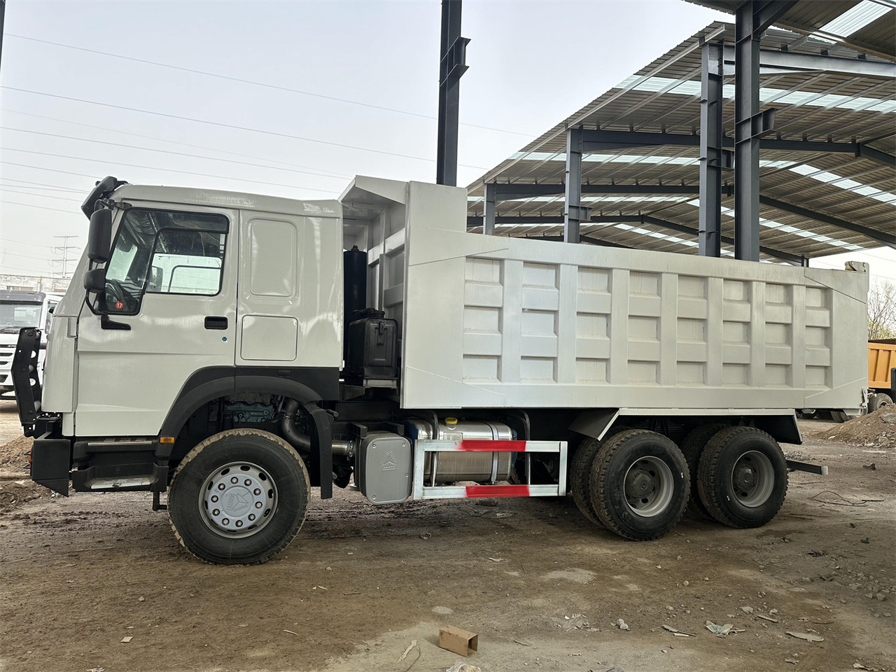 SINOTRUK HOWO Dump truck 371 6x4 - قلابات: صور 2 SINOTRUK HOWO Dump truck 371 6x4 - قلابات: صور 2