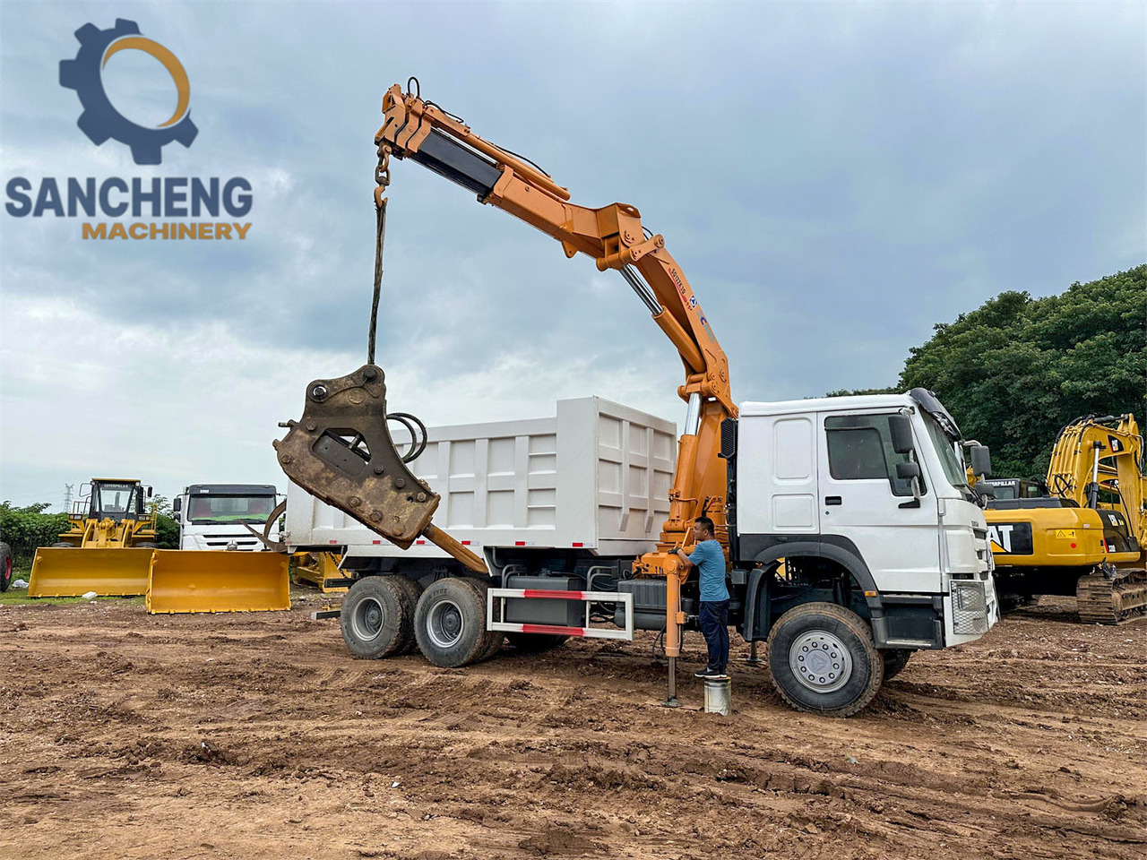 SINOTRUK Howo 371 6x4 crane truck - شاحنة كرين: صور 2 SINOTRUK Howo 371 6x4 crane truck - شاحنة كرين: صور 2