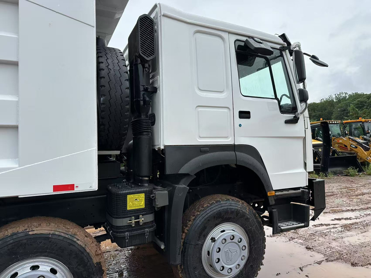 Sinotruk HOWO 371hp 8x4 tipper truck - قلابات: صور 5 Sinotruk HOWO 371hp 8x4 tipper truck - قلابات: صور 5
