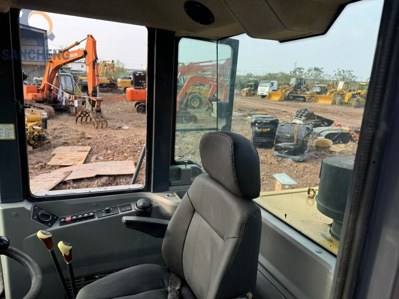 XCMG LW500F - اللودر بعجل: صور 5 XCMG LW500F - اللودر بعجل: صور 5