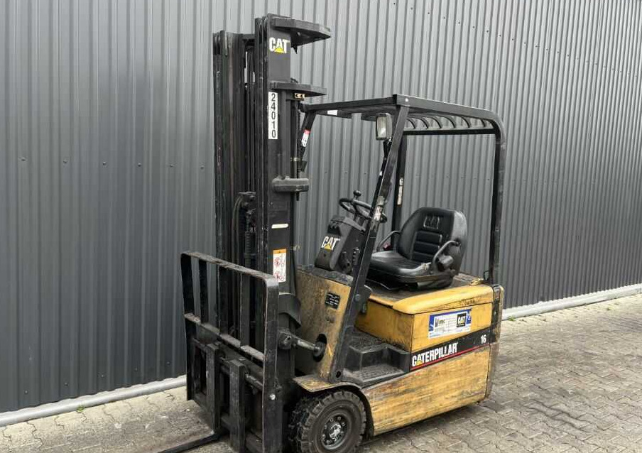 CAT Lift Trucks EP16KT - رافعة شوكية كهربائية: صور 1 CAT Lift Trucks EP16KT - رافعة شوكية كهربائية: صور 1