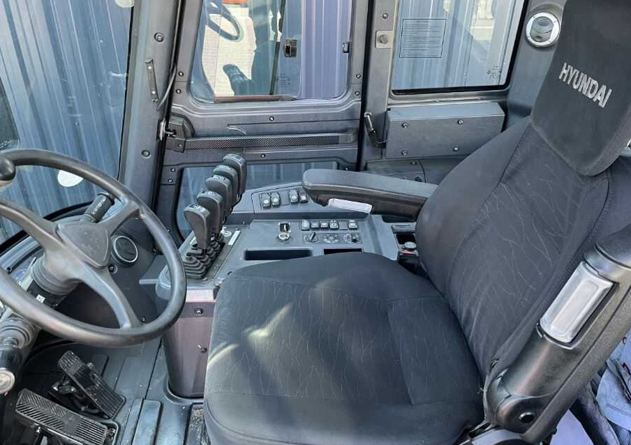 Hyundai 130D-9 - رافعة شوكية ديزل: صور 4 Hyundai 130D-9 - رافعة شوكية ديزل: صور 4