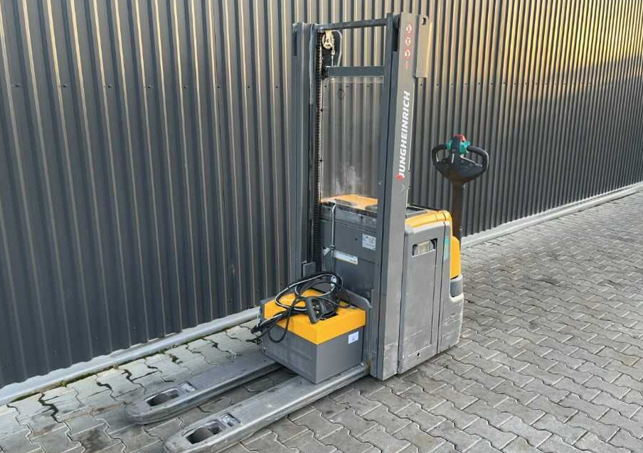 Jungheinrich EJC216z - معدات تكديس: صور 2 Jungheinrich EJC216z - معدات تكديس: صور 2