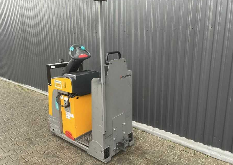 Jungheinrich EZS130 - جرار السحب الكهربائي: صور 3 Jungheinrich EZS130 - جرار السحب الكهربائي: صور 3