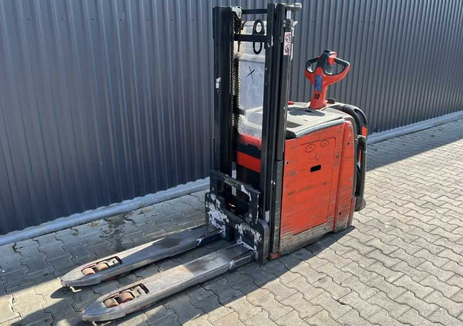 Linde D10AP - معدات تكديس: صور 1 Linde D10AP - معدات تكديس: صور 1
