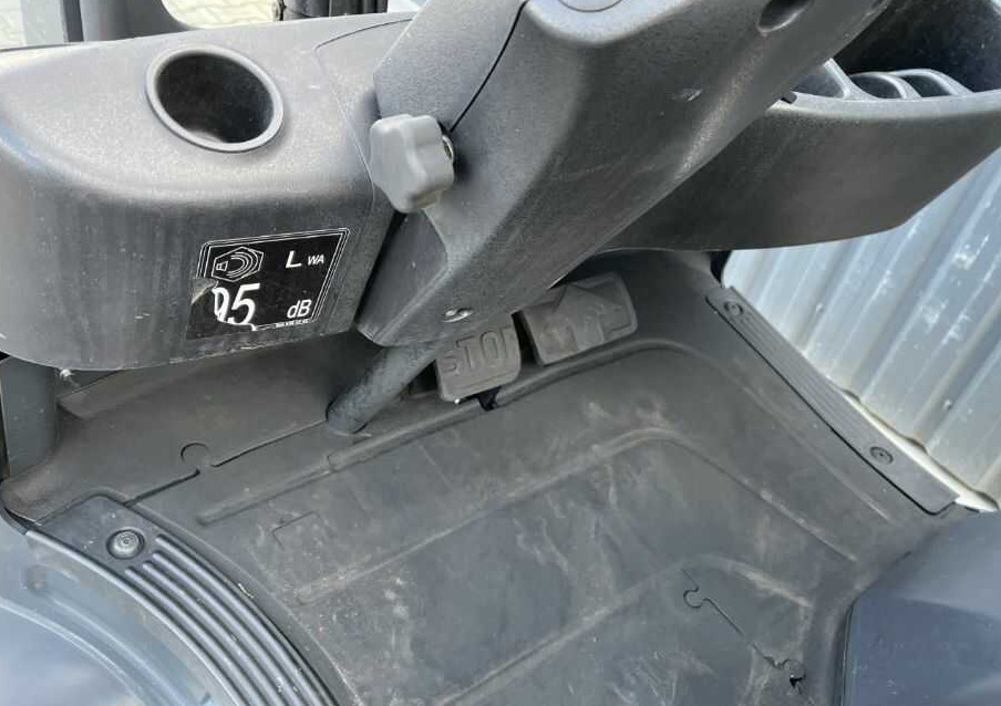 رافعة شوكية تعمل بالغاز Linde H14T-01: صور 8