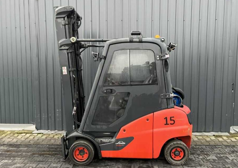 Linde H20T-01 - رافعة شوكية تعمل بالغاز: صور 2 Linde H20T-01 - رافعة شوكية تعمل بالغاز: صور 2