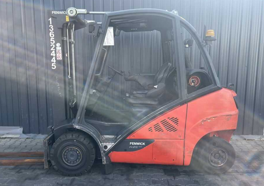 Linde H25T-01 - رافعة شوكية تعمل بالغاز: صور 2 Linde H25T-01 - رافعة شوكية تعمل بالغاز: صور 2