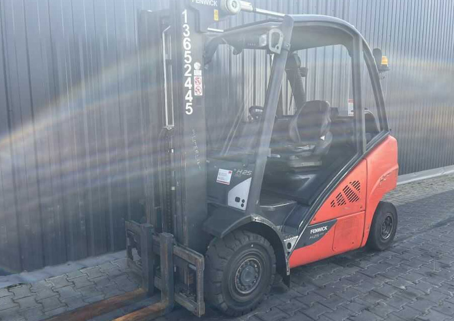 Linde H25T-01 - رافعة شوكية تعمل بالغاز: صور 1 Linde H25T-01 - رافعة شوكية تعمل بالغاز: صور 1
