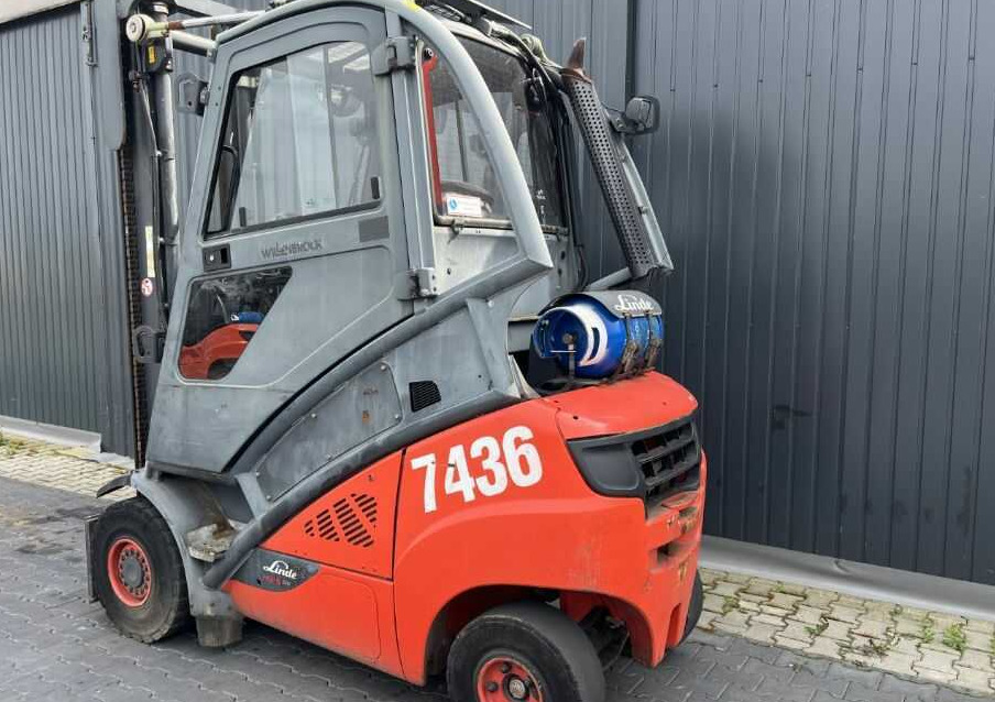 رافعة شوكية تعمل بالغاز Linde H25T-02/600: صور 6