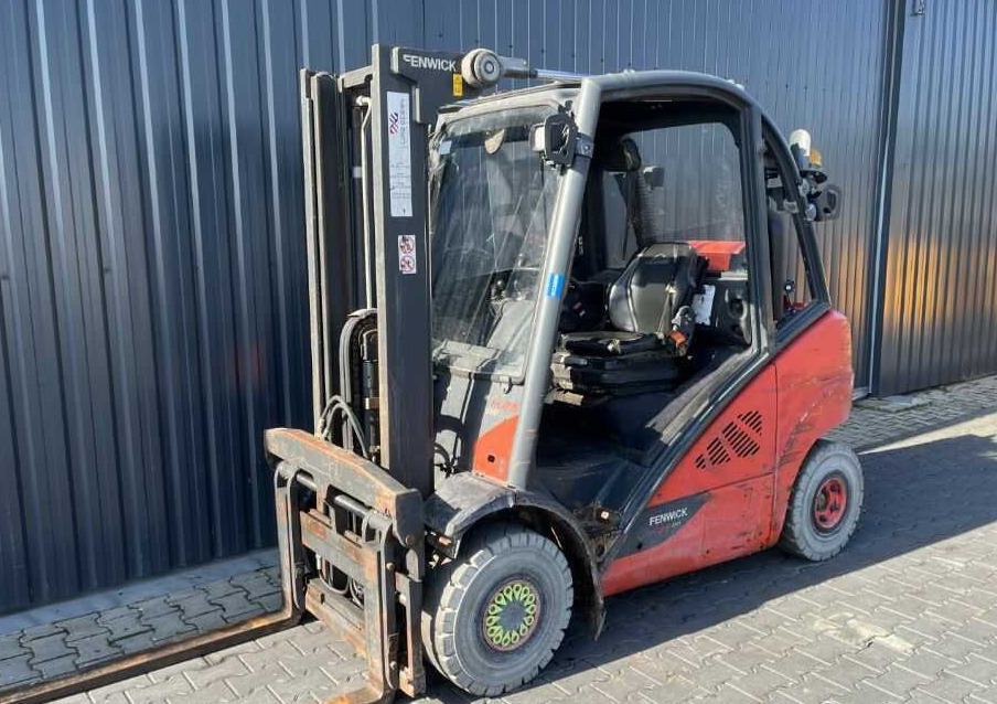 Linde H25T-02 - رافعة شوكية تعمل بالغاز: صور 1 Linde H25T-02 - رافعة شوكية تعمل بالغاز: صور 1