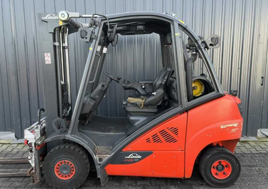 Linde H25T-02 - رافعة شوكية تعمل بالغاز: صور 2 Linde H25T-02 - رافعة شوكية تعمل بالغاز: صور 2