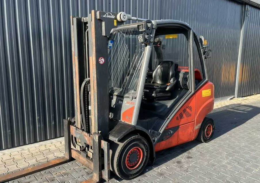 Linde H35T-02 - رافعة شوكية تعمل بالغاز: صور 1 Linde H35T-02 - رافعة شوكية تعمل بالغاز: صور 1