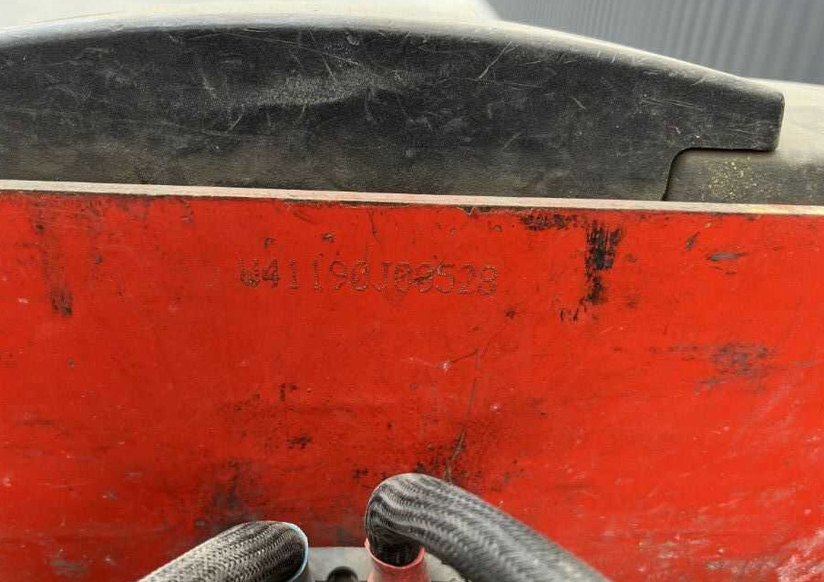 Linde P30C - جرار السحب الكهربائي: صور 4 Linde P30C - جرار السحب الكهربائي: صور 4