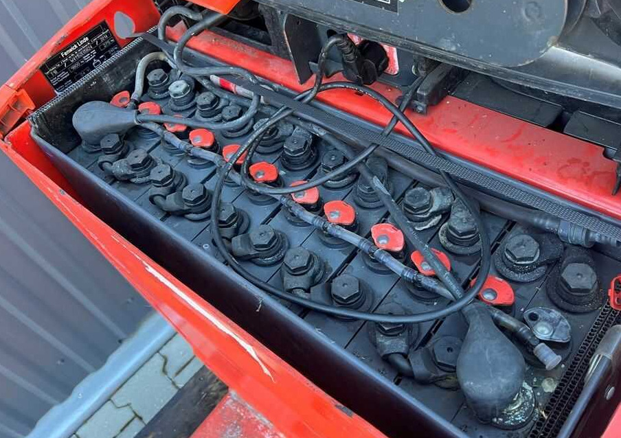 Linde T18 - معدات الرفع منخفض المستوى: صور 4 Linde T18 - معدات الرفع منخفض المستوى: صور 4