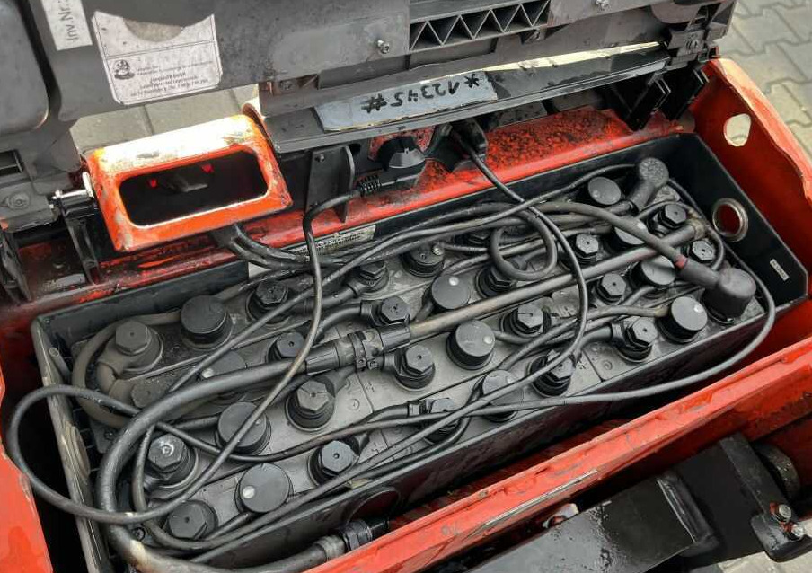 Linde T20 - معدات الرفع منخفض المستوى: صور 5 Linde T20 - معدات الرفع منخفض المستوى: صور 5