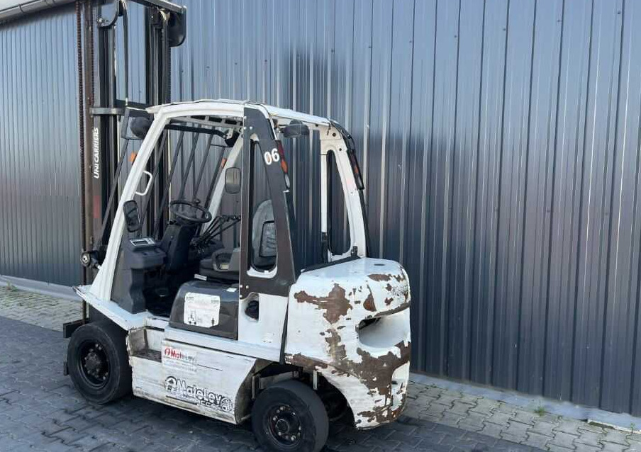 Nissan Y1D2A25Q - رافعة شوكية ديزل: صور 3 Nissan Y1D2A25Q - رافعة شوكية ديزل: صور 3